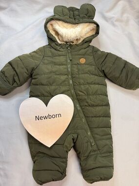 Fjallraven NWOT Newborn Olive Green Cozy Puffer Snowsuit with Hood